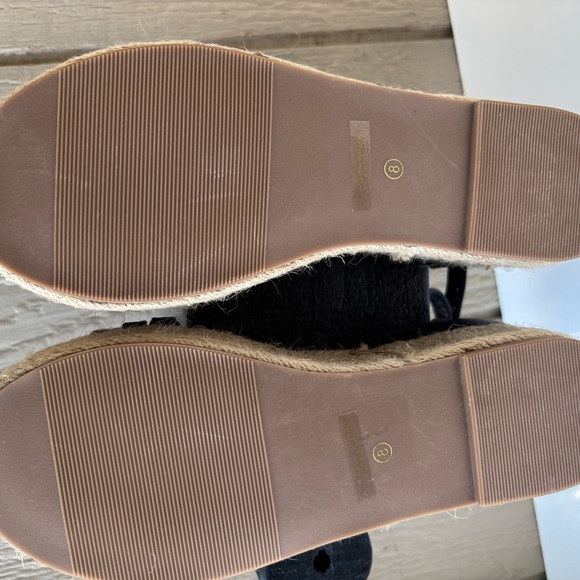 Coccoli Black Sandals with Strappy Design - Picture 8 of 12